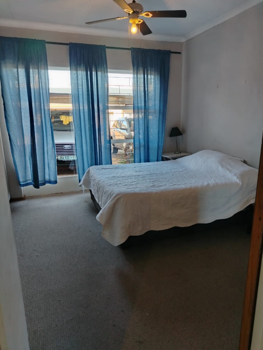 2 Bedroom Property for Sale in Langenhovenpark Free State